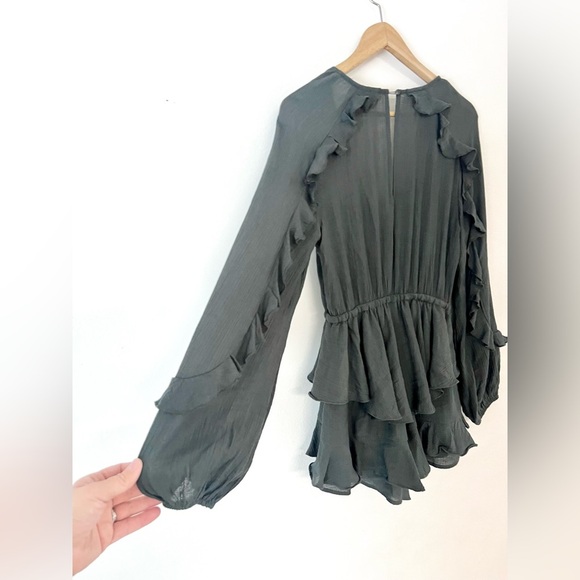 Princess Polly Dark Green Long Sleeve Ruffle Romper Size Small - Picture 10 of 12